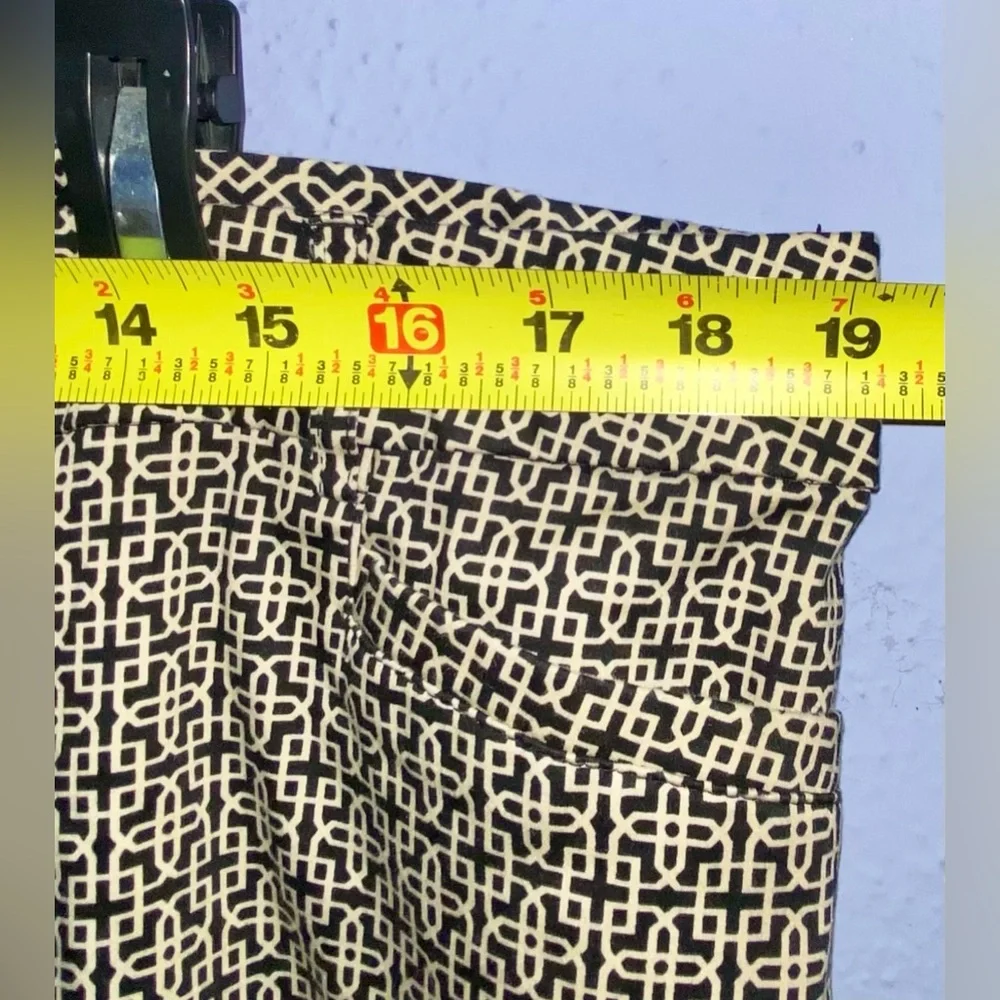Women’s Avenue capri pants 16 - Picture 2 of 8